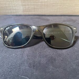 Ray-Ban Polarized New Wayfarer Classic Sunglasses